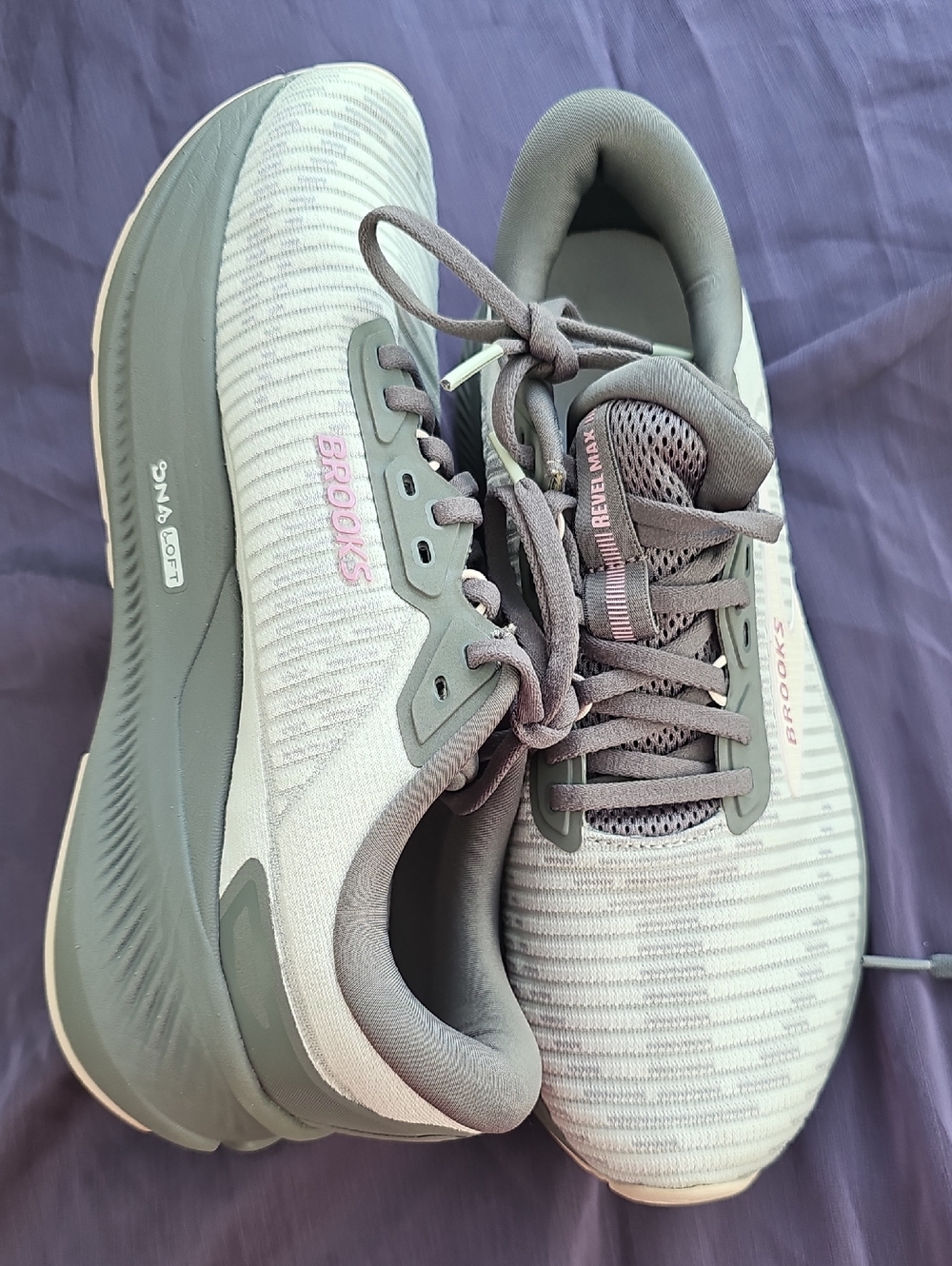 Brooks Women's Gray and Light Pink Running Sneakers
